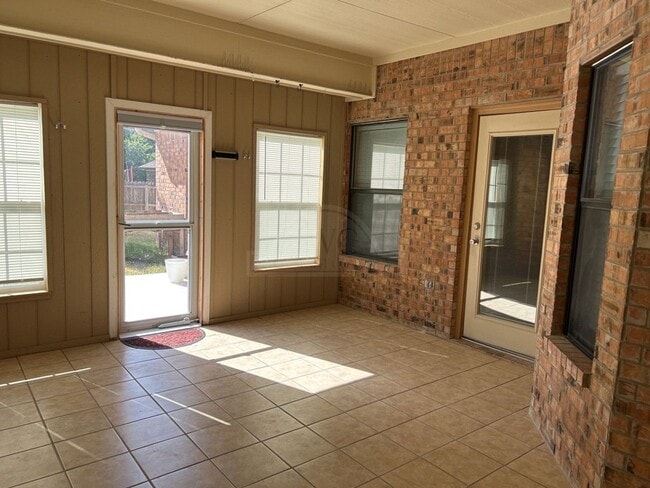 Building Photo - 203 Weeping Willow Ct