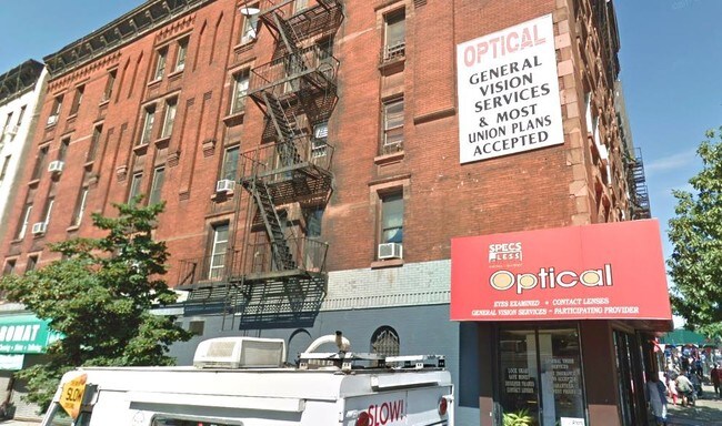 Vista lateral - 1904-1906 3rd Ave