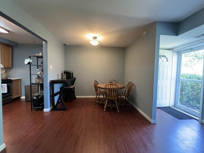 Building Photo - 9220 Bridle Path Ln