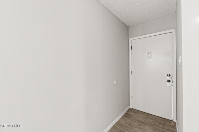 Foto del edificio - 6400 Edgemere Blvd