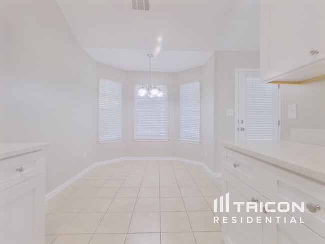 Building Photo - 1260 Wilkes Crest Dr NE