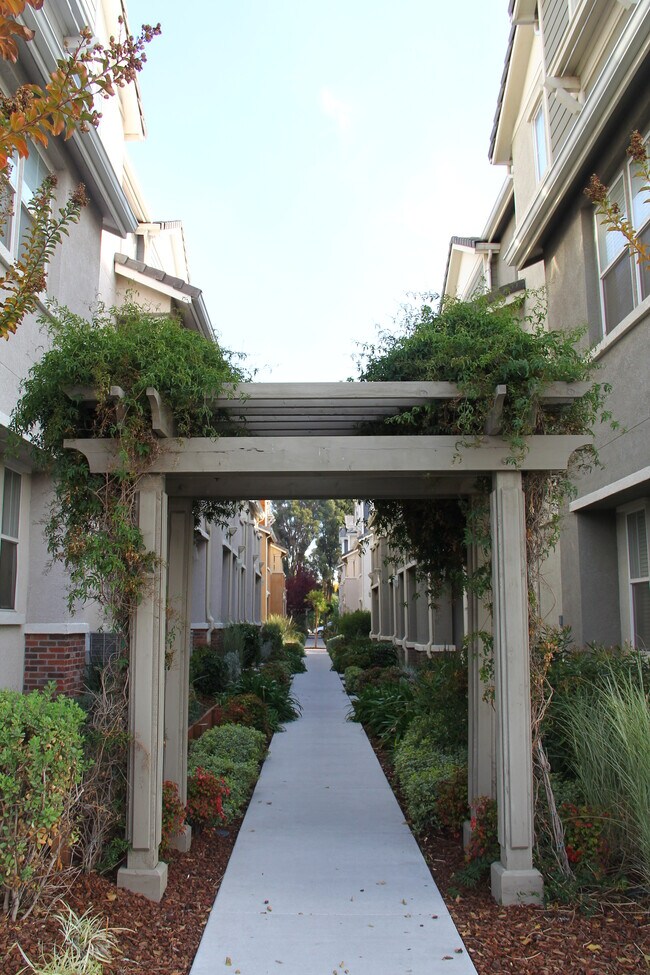 Walkway into complex - 2636 Baton Rouge Dr