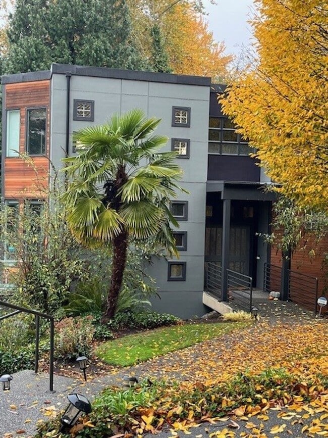 Building Photo - 9425 110th Pl NE