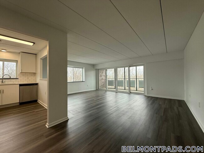 Foto del edificio - 55 Hill Rd