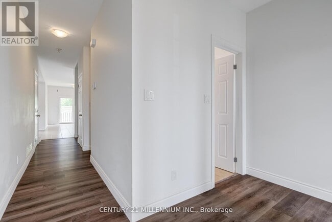 Building Photo - 38 Kent St