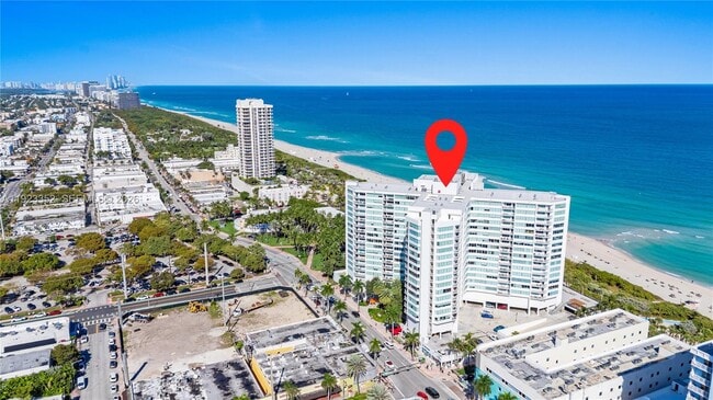 Foto del edificio - 7135 Collins Ave