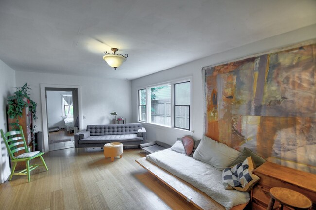 Foto del edificio - Charming 1-Bedroom Unit in Eastside Olympia