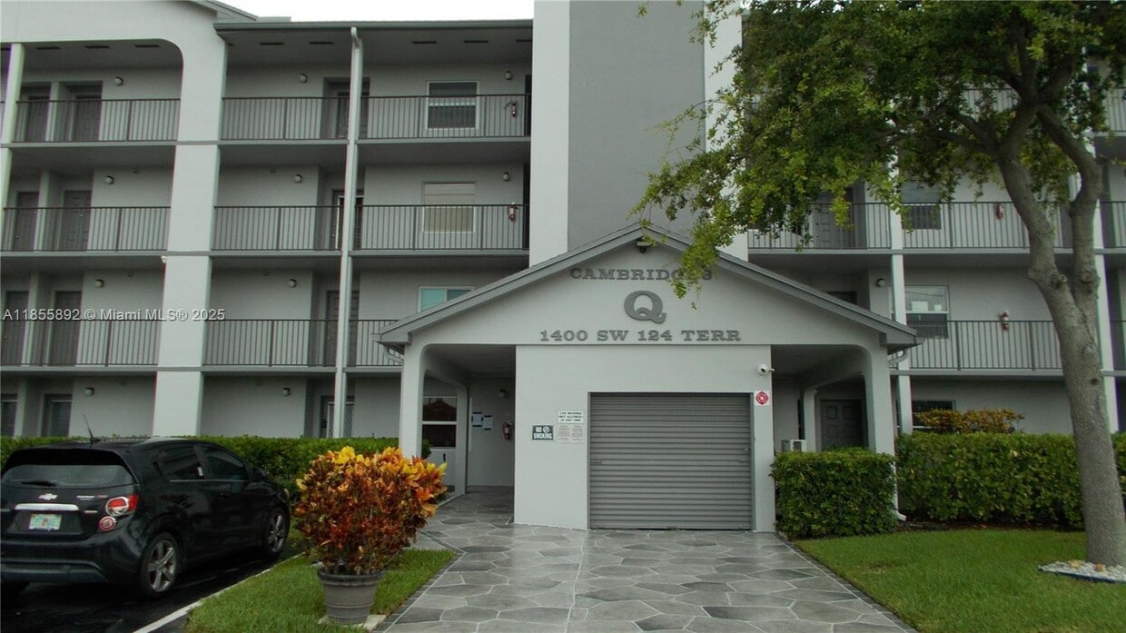 Foto principal - 1400 SW 124th Terrace