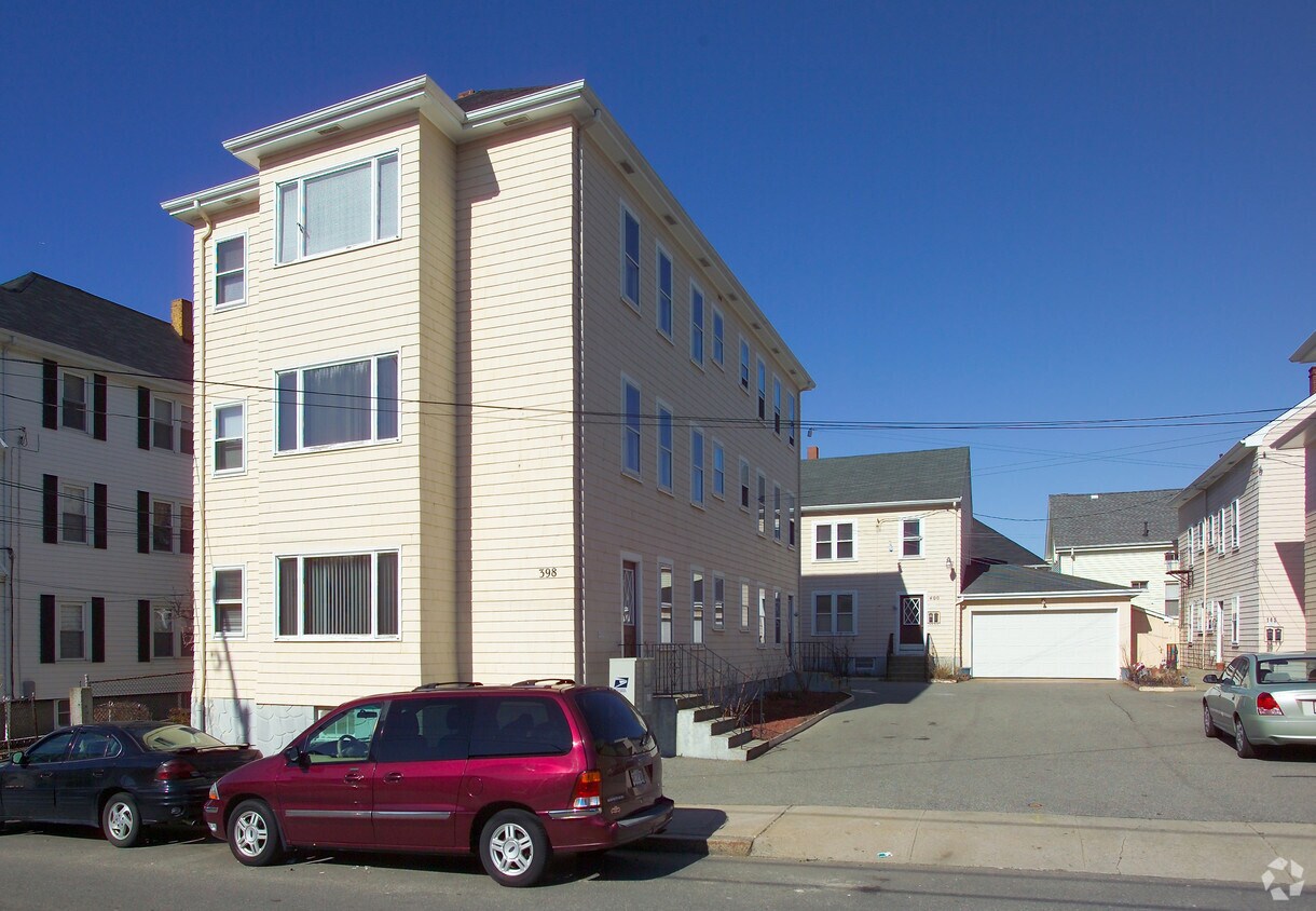 Building Photo - 398 Ferry St