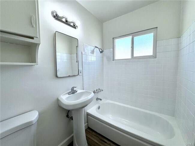 Foto del edificio - 820 N Azusa Ave