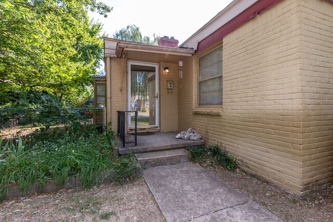 Building Photo - Charming 3-Bedroom, 1-Bath Home