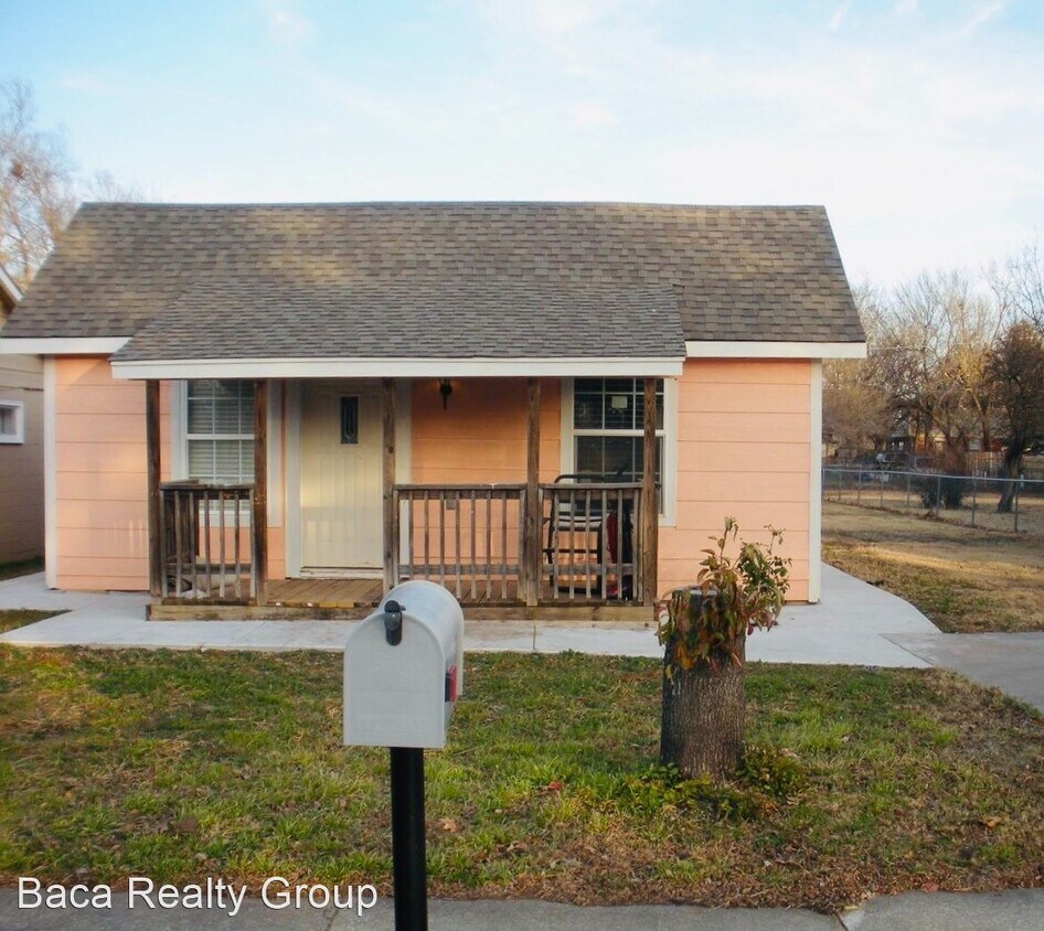 Primary Photo - 3 br, 1 bath House - 131 S Cook Ave