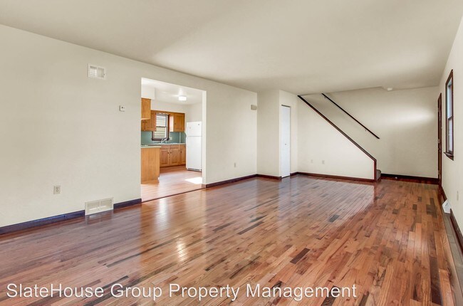 Building Photo - 3 br, 1.5 bath Apartment - 90-92 B St 90 B St