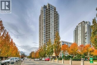 Building Photo - 7088-7088 Salisbury Ave