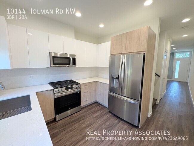 Foto del edificio - 10144 Holman Rd NW