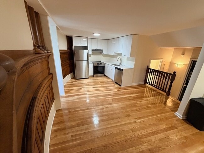 Building Photo - 18 Bow St