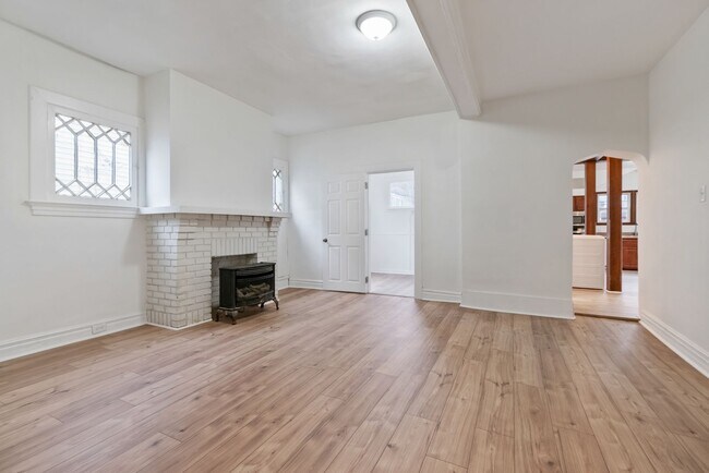 Foto del edificio - 1528 Ridge Ave