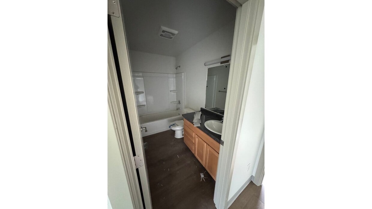 Building Photo - 1140 Cousy Lp