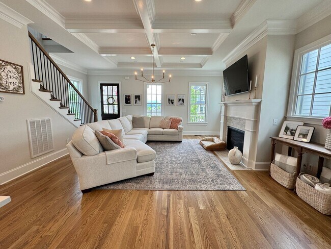 Foto del edificio - Luxurious 3 Bedroom Home, Easy Access to Interstate in Franklin