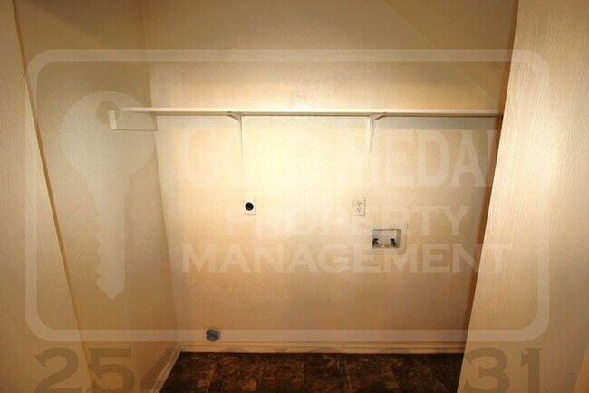 Foto del edificio - 4202 Deek Dr