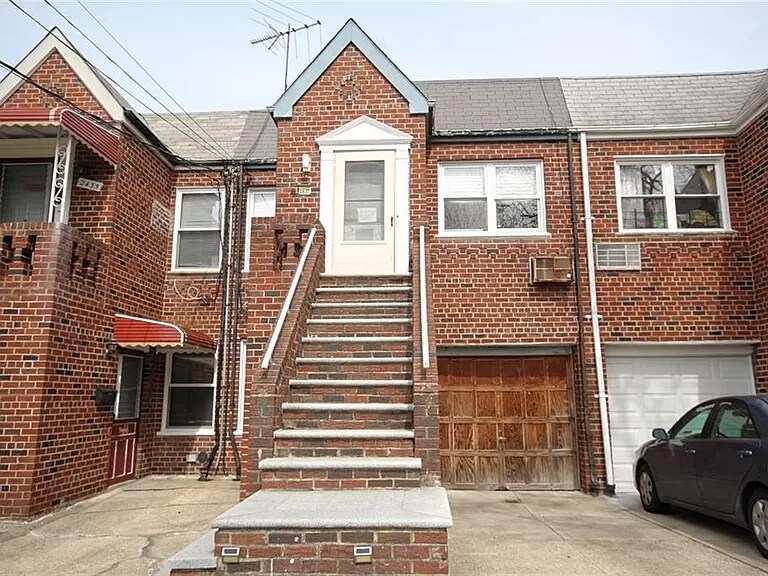 Primary Photo - 2437 Stuart St