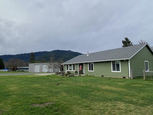 Foto del edificio - 6090 E Evans Creek Rd