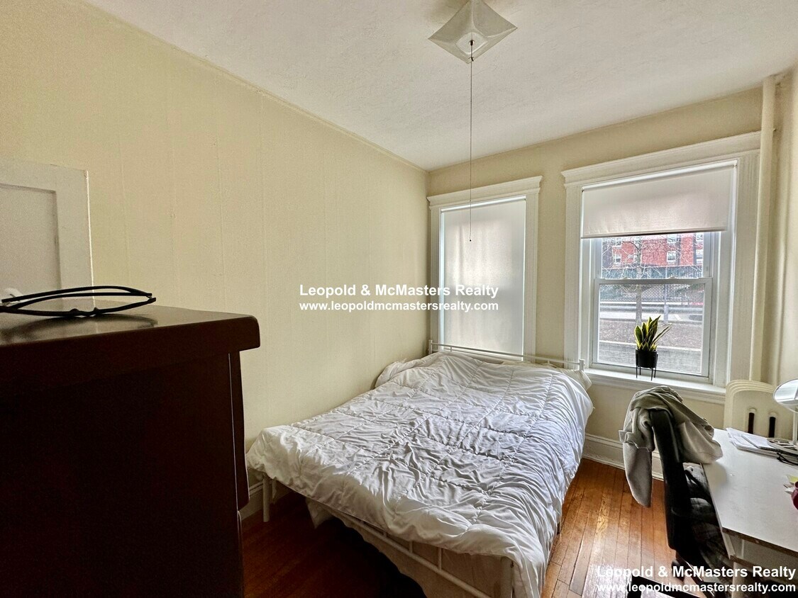 Primary Photo - 71 Gardena St