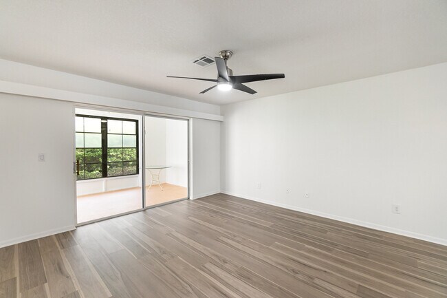 Foto del edificio - 255 Paradise Blvd