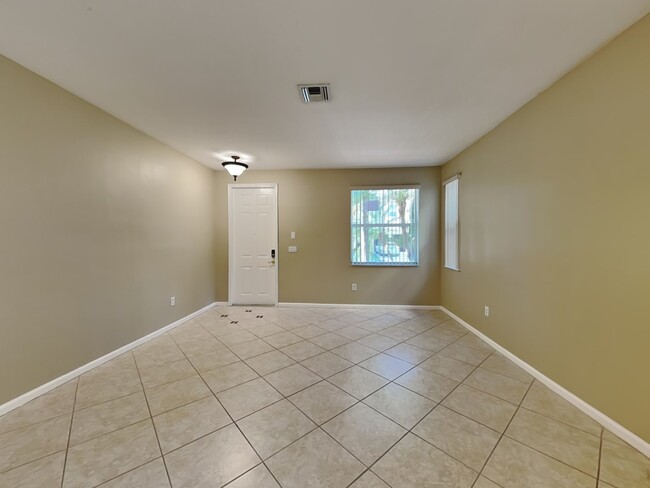 Building Photo - 15841 SW 48th Mnr