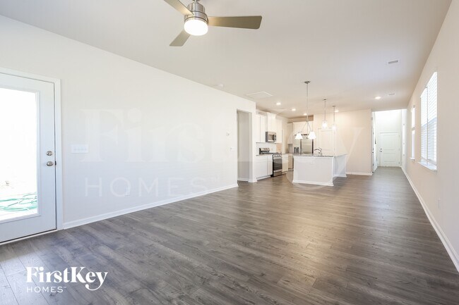 Foto del edificio - 534 Hillpark Ln