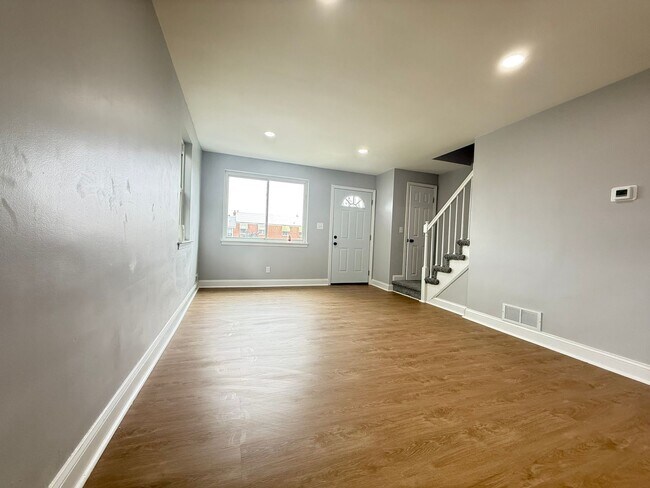Foto del edificio - Four-Bedroom Home in Baltimore