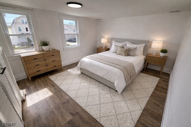 Building Photo - 611 New York Ave