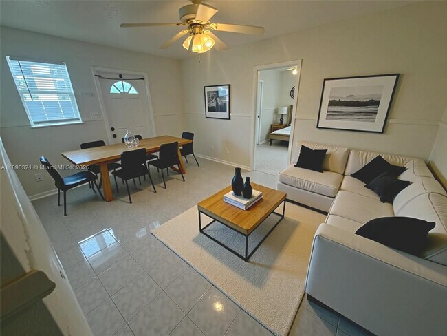 Foto del edificio - 815 Foster Rd