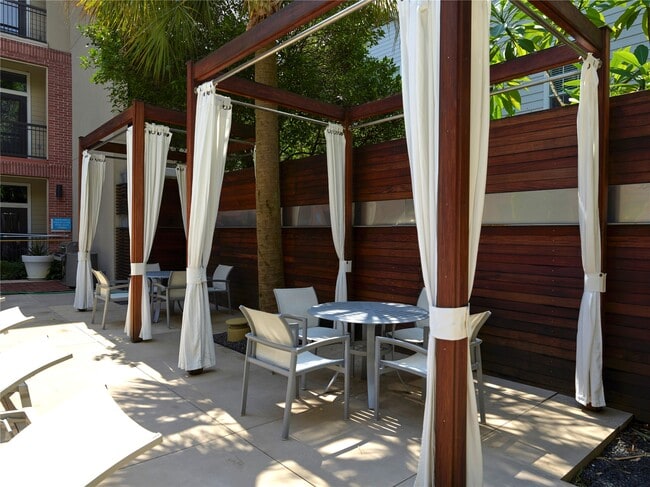 Foto del edificio - 206 McGowen St