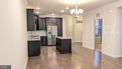 Building Photo - 23235 Milltown Knoll Square