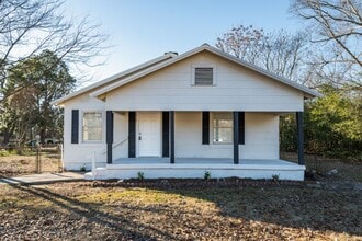 Building Photo - 512 10th Ave