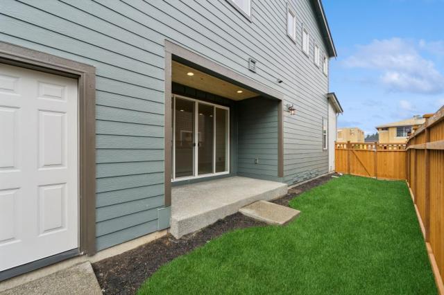 Foto del edificio - 3 bedroom in Bonney Lake WA 98391