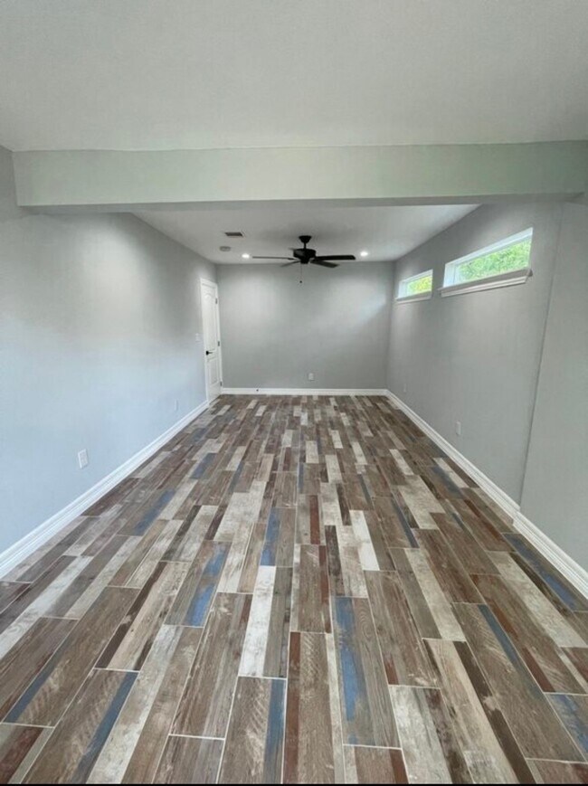 Foto del edificio - 425 Plymouth St