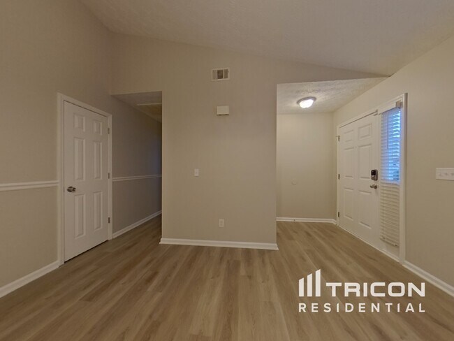 Foto del edificio - 239 Silver Ridge Dr