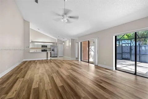 Foto del edificio - 8912 Thumbwood Cir