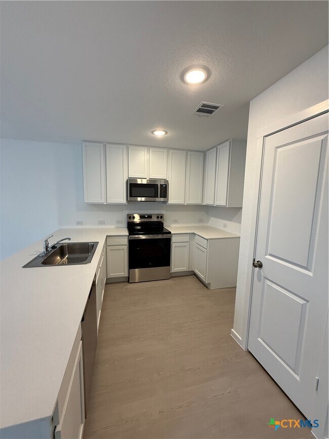 Foto del edificio - 315 Moscato Rd