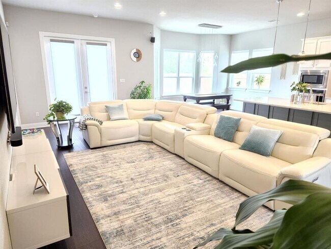 Foto del edificio - 4500 Brandon Ct