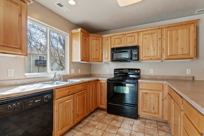 Building Photo - 1077 E 1675 S