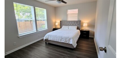 Building Photo - 3614 Tuam St