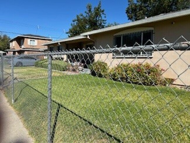 Foto del edificio - 1013 Roanoke Ave