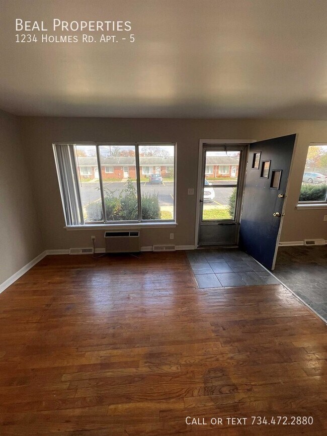 1234 Holmes Rd Unit 5, Ypsilanti, MI 48198 Room for Rent in Ypsilanti