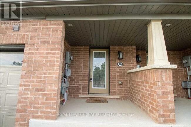 Building Photo - 76 Scarletwood St