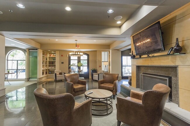 Foto del edificio - Urban Living at Bristol on Broadway – Walk to Vanderbilt, Studio Unit with Washer/Dryer, Assigned...