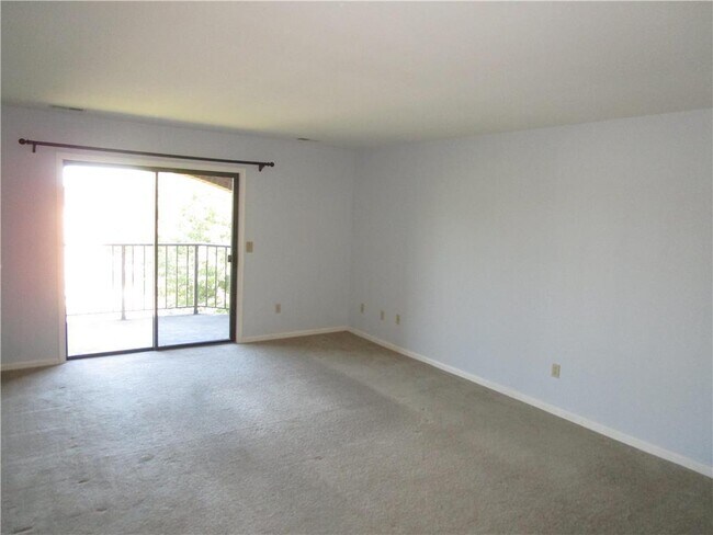 Foto del edificio - 930 Cold Spring Rd