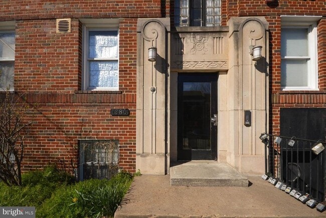 Building Photo - 1380 Bryant St NE